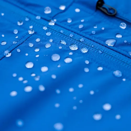 Vista 4 de GEAR AID Revivex Durable Water Repellent (DWR) Spray for Waterproof Jackets, Rain Gear, Gore-TEX, Tents & Camping Gear – Restore Waterproofing &