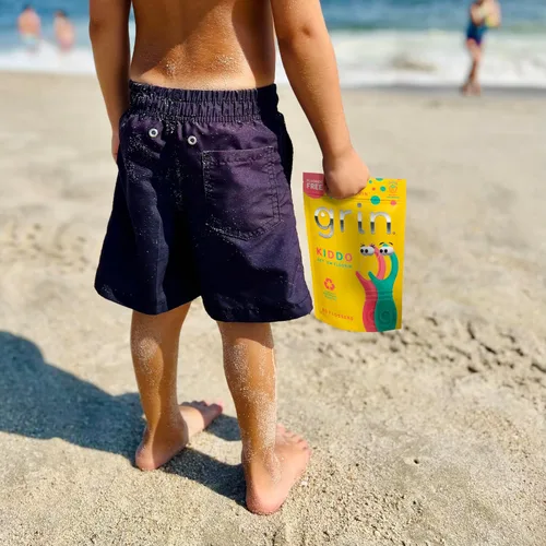 Vista 5 de GRIN Kiddo Hilos Dentales, Sabor Berry Impresionante, Plástico Reciclado, Agarre Jumbo, Haz que TUS NIÑOS Empiezen a Usar Hilo Dental Temprano