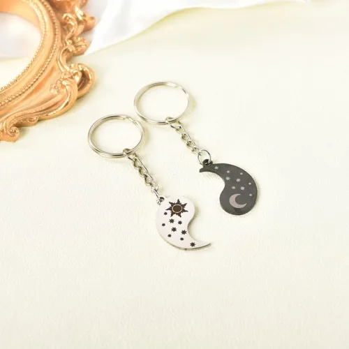 Vista 3 de Xiyantiji Llavero de sol y luna para parejas, regalos para novio y novia, regalo de aniversario, cumpleaños, para mujeres y hombres, llaveros