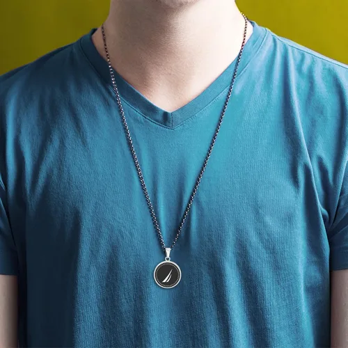 Vista 2 de Nautica - Collar de acero inoxidable chapado en IP para hombre