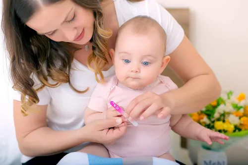 Vista 4 de Lima de uñas de bebé, alternativa segura para cortaúñas, esenciales para bebés, regalo ideal para cualquier ocasión, incluyendo baby shower