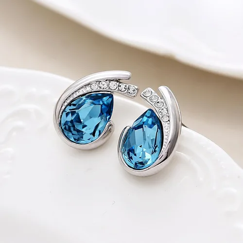Vista 6 de Aretes de lágrima chapados en platino hechos con cristales austriacos para mujer