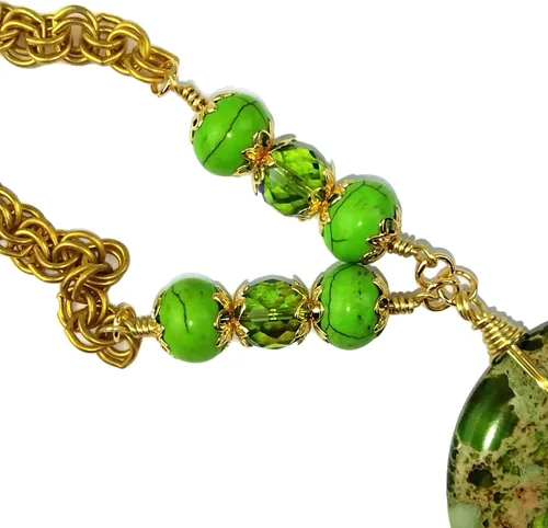 Vista 6 de Lime Green Necklace - Sea Sediment Jasper Doughnut Pendant - Howlite Gemstone Beads - Satin Gold Plated Brass