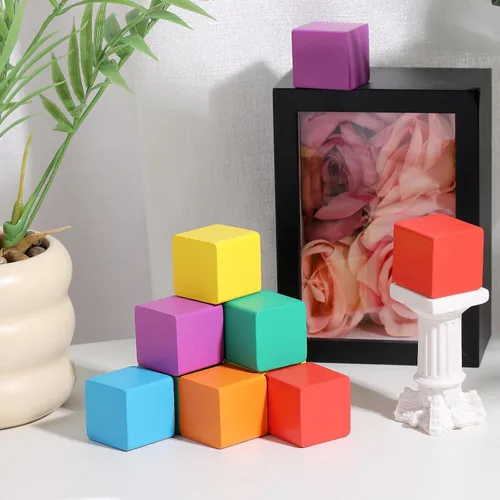 Vista 5 de uxcell 20 bloques de madera para manualidades, cubo de madera sin terminar de 1.2 pulgadas, bloque cuadrado de madera maciza en blanco para Verde