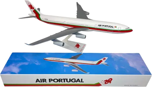 Vista 4 de TAP Air Portugal A340-300 Escala 1:200 - Modelo de avión de plástico a presión - Réplica coleccionable de los aviones TAP Air Portugal Airlines