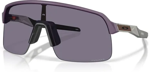Vista 2 de Oakley OO9463 Sutro Lite - Gafas de sol rectangulares para hombre Berenjena mate/gris Prizm