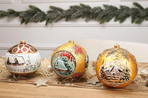 Vista 3 de Adorno de Navidad de Polish Gallery, Explosión Invernal, Bola de Vidrio Soplado (Oro, 6-pulgadas Ø/150mm)