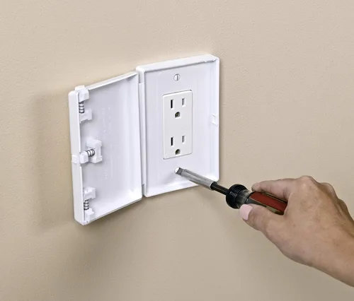 Vista 2 de Cubierta de salida de pared para mascotas para bebé y niño pequeño moderno Decora Leviton Legrand de estilo ancho, protector de seguridad eléctrico