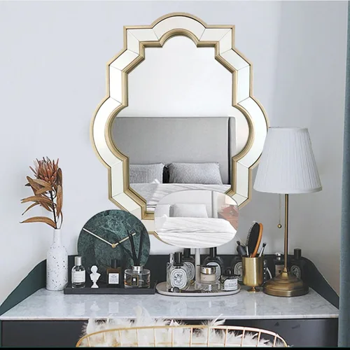 Vista 4 de Espejo festoneado dorado, espejos decorativos rectangulares grandes para decoración de pared, marco montado en la pared, espejo de latón, tocador