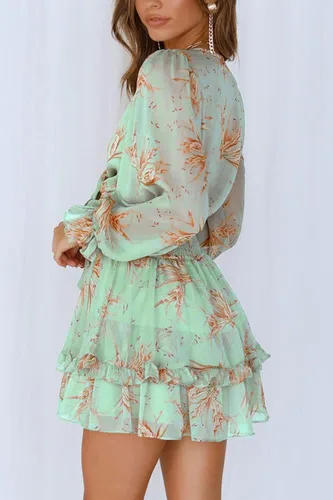Vista 3 de PRETTYGARDEN Vestido corto acampanado para mujer con nudo frontal manga larga cuello en V escalonado con volantes mini vestidos de patinadora