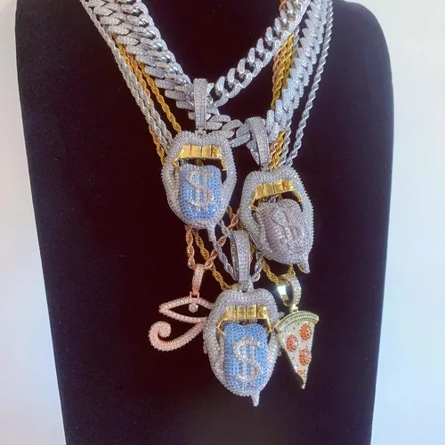 Vista 6 de ICEDIAMOND Iced Out Crazy Dollar Blazing Tongue - Collar con colgante creativo, diamante de circonita cúbica de color brillante con chapado en oro