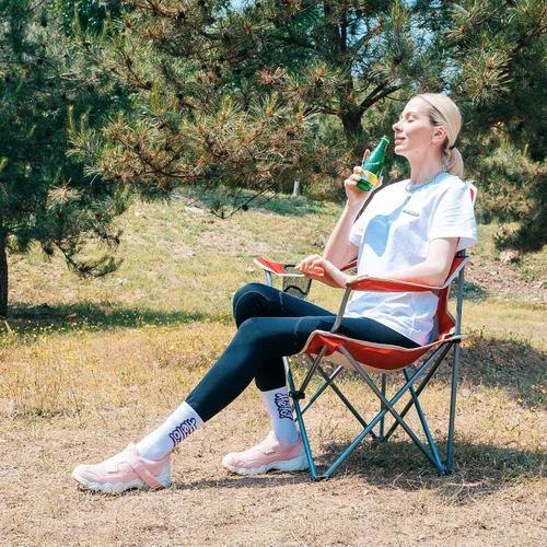 Vista 2 de KingCamp Sillón plegable ligero para exteriores con portavasos y reposabrazos ajustables para campamento, eventos deportivos o portón trasero