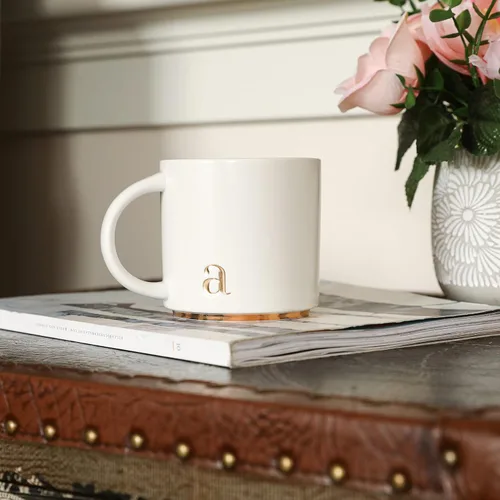 Vista 2 de COLLECTIVE HOME - Tazas de cerámica con monograma, tazas de café con inicial dorada de 15 onzas, elegantes tazas de té del alfabeto, elegante taza p