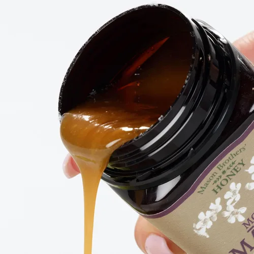 Vista 5 de Mason Brothers Raw Manuka Honey MGO 829+ - Miel de Manuka monofloral de Nueva Zelanda certificada Ultra Premium, miel pura rastreable, 17.6 onzas