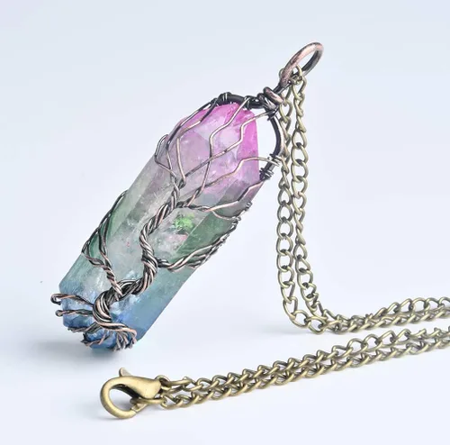 Vista 3 de Abitoncc Collar clásico con colgante de cristal curativo de 7 chakras naturales irregulares con alambre de cobre envuelto en alambre de cobre