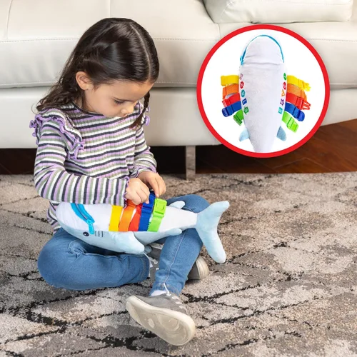 Vista 6 de Buckle Toys - Peluche de tiburón Bruce - Juguete de viaje Montessori para niños pequeños - Desarrolla habilidades motoras y resolución de problemas