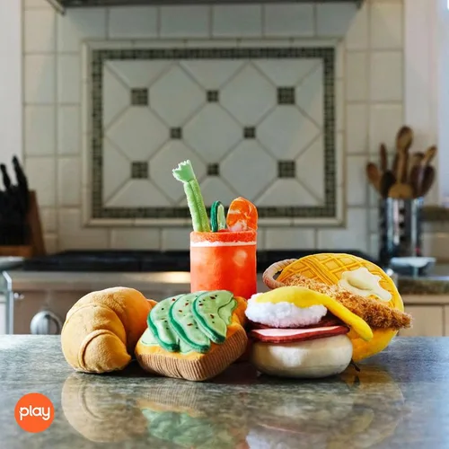 Vista 6 de P.L.A.Y. Bonitos juguetes de felpa para perros, con temática de comida chirriante, duradero, con temática de comida chirriante, para masticar, ideal