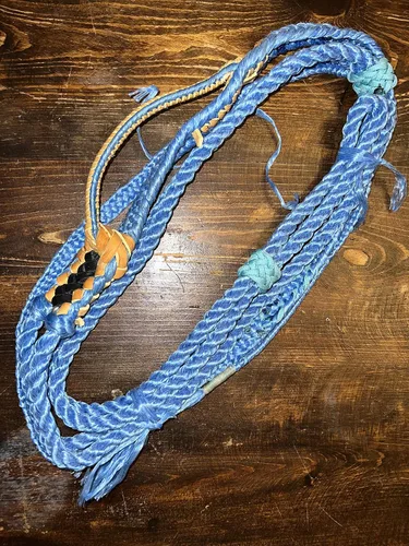 Vista 2 de Cuerda de becerro azul Poly - 9x7 mano derecha 5/8" x 5/8" suave - EPT Bull Ropes Riding Rope 10
