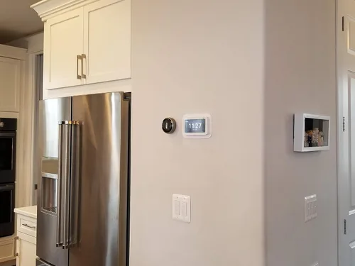 Vista 3 de Mount Genie Soporte de pared simple integrado Show 5 (Gen 1 y Gen 2): el centro de comando perfecto para el hogar inteligente Opción PoE