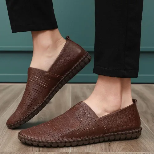 Vista 6 de Zapatos mocasines de cuero genuino para hombre sin cordones, zapatos suaves para caminar, zapatos de conducción perforados