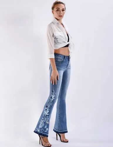 Vista 4 de Pantalones de mezclilla bordados para mujer, elásticos, acampanados, de pierna ancha