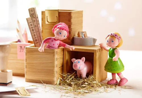 Vista 7 de Haba Little Friends Lilli – 4" Bendy Chica Muñeca Figura con rosa cabello