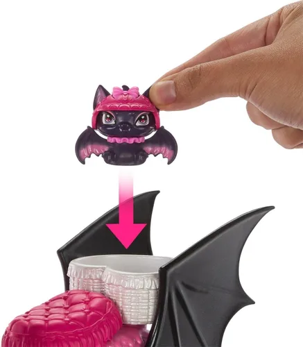 Vista 7 de Draculaura y su patineta Monster High
