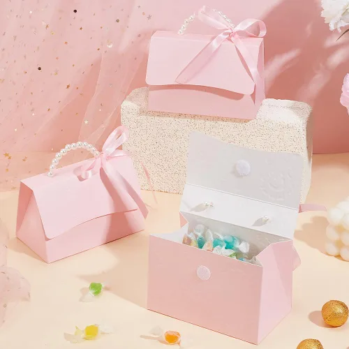 Vista 5 de BENECREAT Juego de 12 cajas de recuerdos de boda, caja de papel kraft rosa con mango de perla, cintas, calcomanías, cajas de regalo para cumpleaños