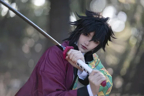 Vista 3 de Capa Tanjirou Tomioka Giyuu Kochou Shinobu Kimono Conjunto Cosplay Halloween Disfraz