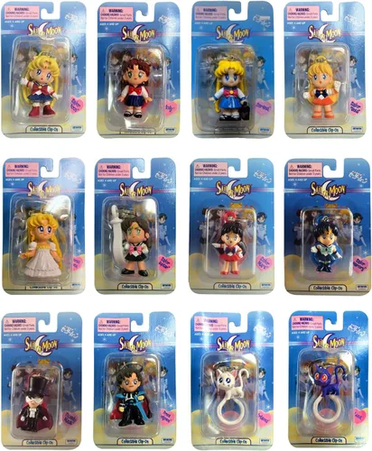 Vista 7 de Irwin Toy Embrace the Power of Sailor Moon Llavero Clip-On - Un accesorio elegante para entusiastas del anime y coleccionistas