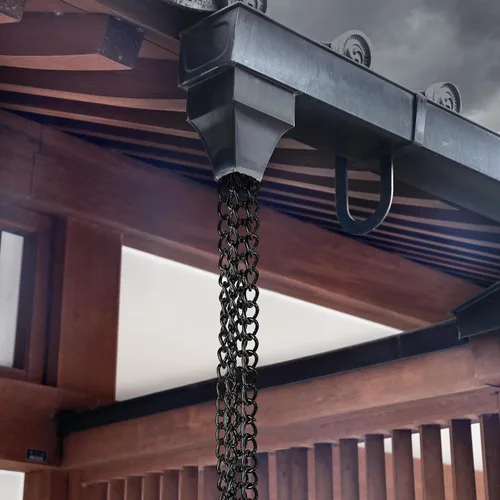 Vista 8 de Cadena de lluvia,8.2FT colector de lluvia recubierto de polvo negro,Cadenas de lluvia para canaletas