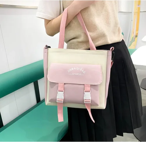 Vista 3 de Juego de 5 mochilas kawaii lindas con alfileres colgantes de oso de retazos, diseño de conejito de anime japonés, Rosado, Japonés