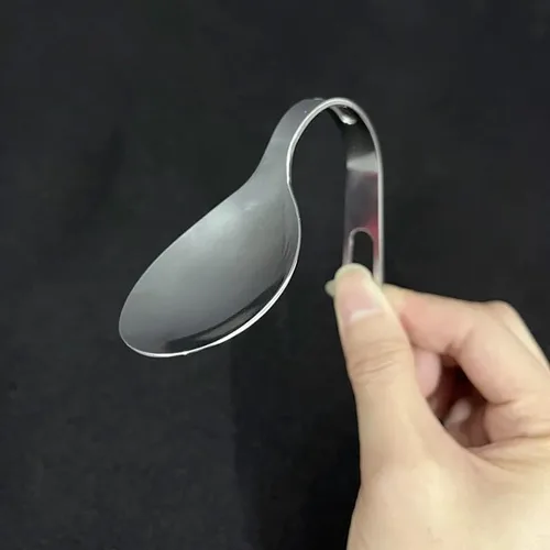 Vista 2 de SUMAG Cuchara auto doblada Trucos de magia doblar una cuchara en la mano Accesorios mágicos de cerca ilusiones Trucos mentalismo Comedia Props