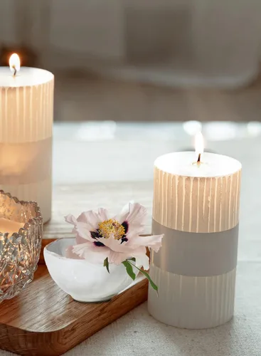 Vista 2 de Serene Spaces Living Juego de 4 cuencos de cerámica esmaltada extra pequeños con borde de forma libre, centro de mesa para bodas vintage, eventos