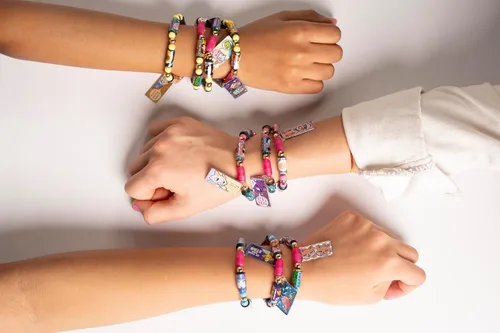 Vista 6 de Pulsera de cápsula ciega con rollos de pegatinas Sticki