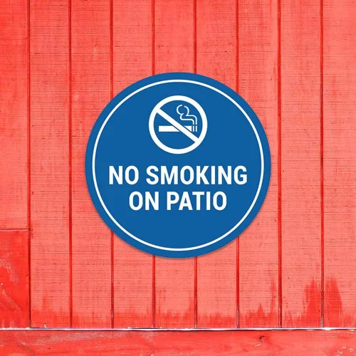 Vista 3 de Signs ByLITA Cartel de "No fumar en el patio" (Negro) - Pequeño