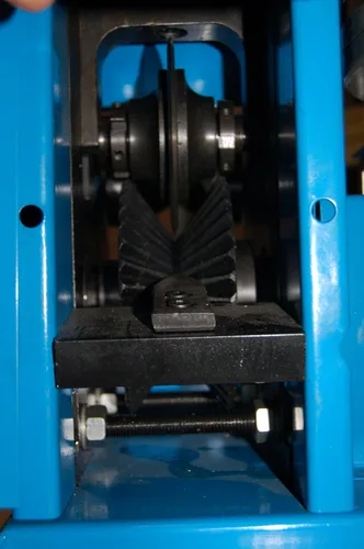 Vista 8 de BLUEROCK STRiPiNATOR Modelo 60 Máquina peladora de cables motorizada, pelacables de cobre y aluminio, 2 HP 120 V de cobre, capacidad de 16 AWG-2-1/4