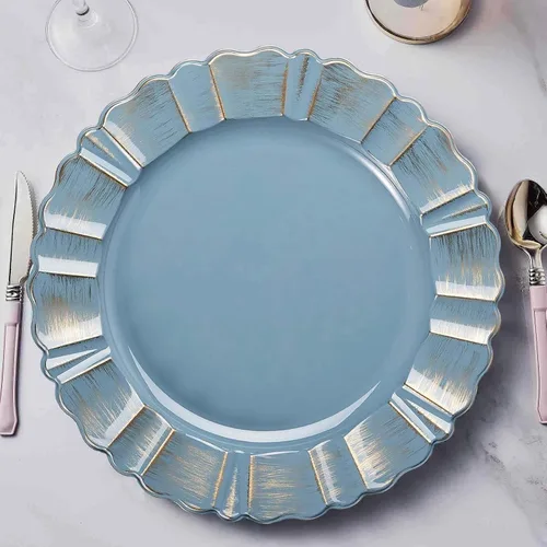 Vista 10 de Efavormart Paquete de 6 Cargadores de Platos de Cena de Plástico Acrílico Beige de 13" con Borde Festoneado Ondulado Cepillado en Dorado