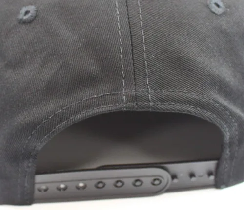 Vista 6 de Datsun - Gorra de béisbol diseño de ala plana color negro