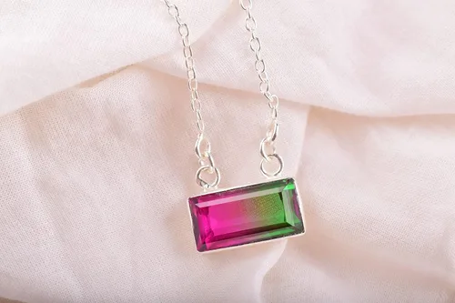 Vista 4 de Colgante de cuarzo de turmalina sandía de diseñador en colgantes artesanales, joyería, collar de diseñador, colgante hecho a mano, regalo para ella