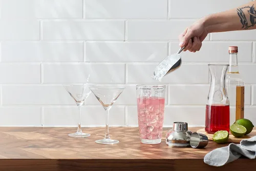 Vista 4 de Houdini - Coctelera de vidrio de 24 oz, incluye seis recetas