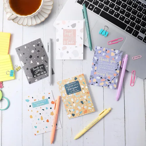 Vista 5 de PerKoop 30 juegos de cuadernos de bolsillo con bolígrafos motivacionales a granel, bloc de notas inspirador marmoleado con bolígrafos coloridos