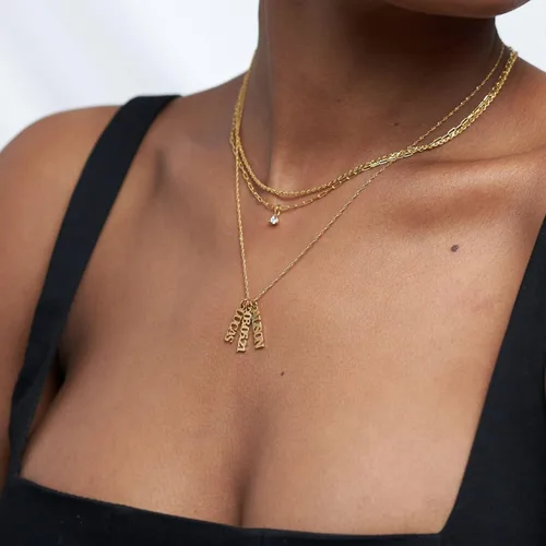 Vista 4 de Oak&Luna - Delicado collar con nombre vertical personalizado en plata de ley 925, chapado en oro de 18 quilates, oro vermeilregalo personalizado