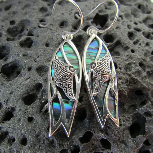 Vista 5 de Surfboard Manta Ray Earrings. Abalone Paua Shell. Sterling Silver.