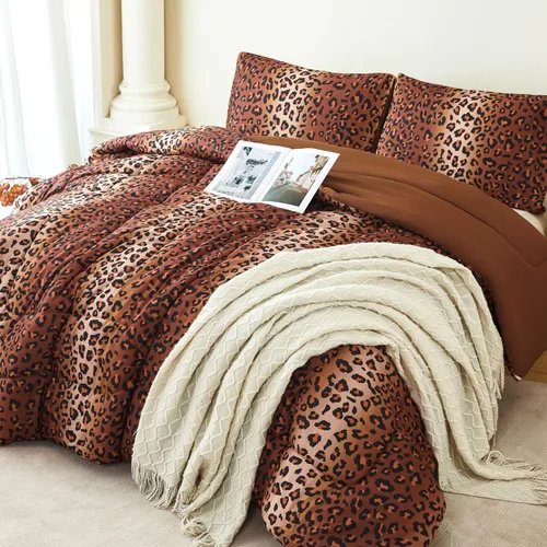 Vista 11 de PERFEMET Juego de ropa de cama con estampado de vaca marrón y beige, juego de edredón de 3 piezas de piel de vaca de dibujos animados para niños