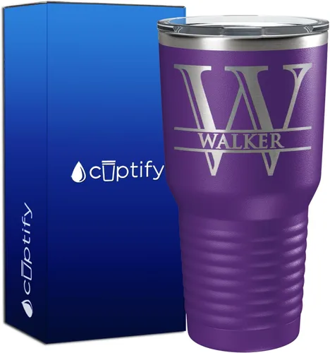 Vista 11 de Vaso personalizado de regalo de cumpleaños para mujeres y hombres, con monograma de escritura dividida, inicial y nombre grabado en negro, taza