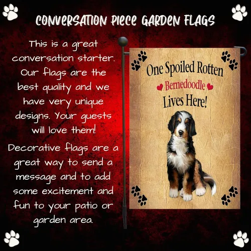 Vista 4 de Doggie of the Day GFLAG61128 - Banderas de jardín con perro de Bernedoodle podrido, para exteriores, doble cara, patio, porche, césped, primavera