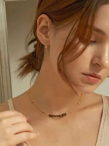 Vista 5 de PERNNLA PEARL Gargantilla de Cadena de Bolas de Satélite de Bordillo Chapada en Oro de 18K, Collar de Barra con Cuentas de Turquesa Sintética
