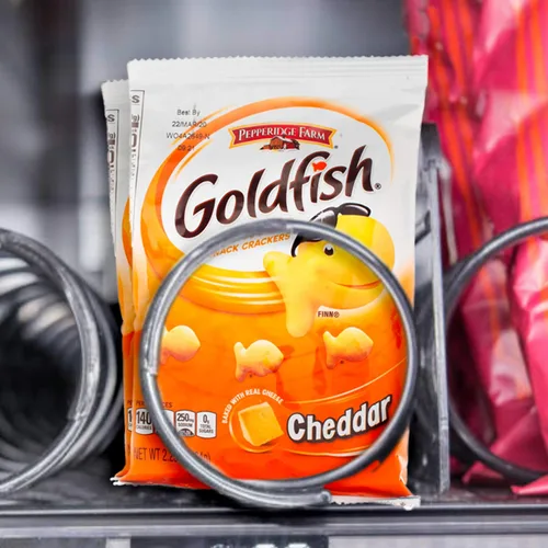 Vista 6 de Pepperidge Farm Goldfish - Galletas horneadas con queso cheddar, 2.25 onzas, paquete de 72