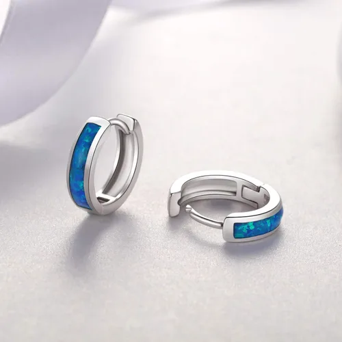 Vista 4 de Aretes de aro chapados en oro con diseño de ópalo de fuego con piedra natal, Chapado en oro, Ópalo sintético
